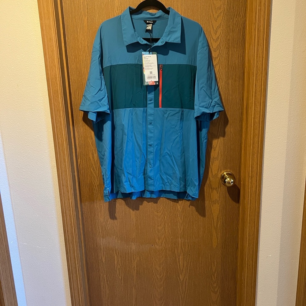 Cotopaxi Blue and Teal Casual Button Down Shirt